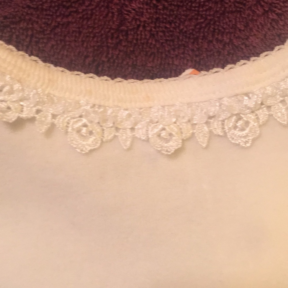 First Impressions Falling Petals 2 Piece Set New - Picture 8 of 8